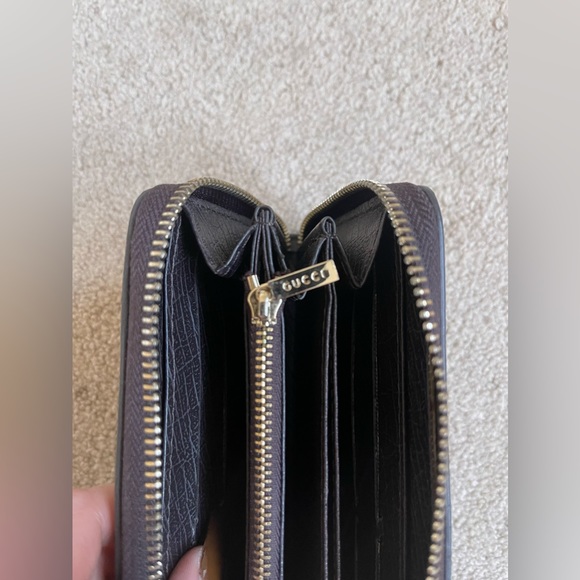Gucci Wallet - Picture 2 of 5